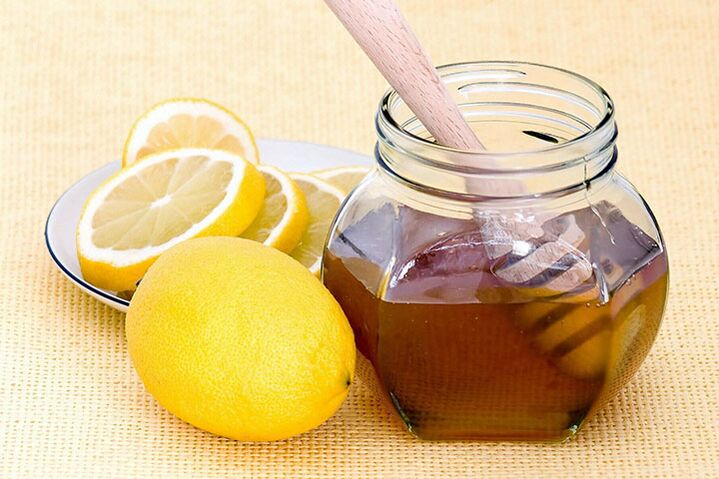 Lemon and honey are the ingredients of a mask that perfectly whitens and firms the skin of the face